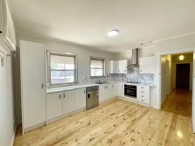 Deal! 176 Nicolson Avenue, Whyalla Stuart, SA 5608