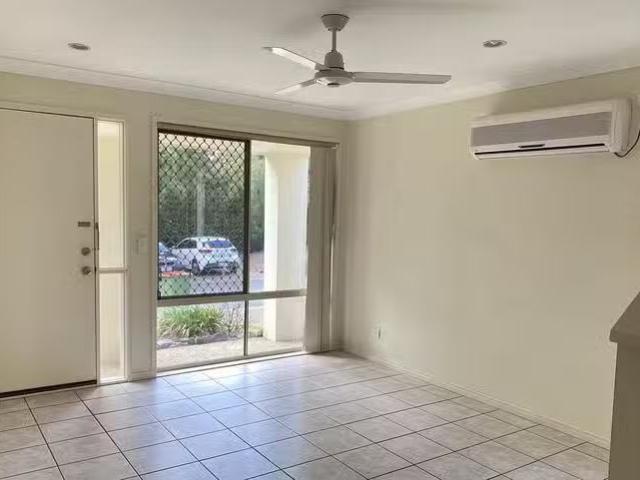 For Rent! 17/74 Universal Street, Pacific Pines, QLD 4211