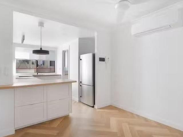 Cozy 17 19 Parr Street, Biggera Waters, QLD 4216