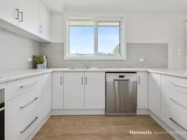 Rental! 1/7 Church Street, CRESSY, TAS 7302 House for Rent
