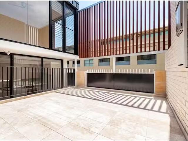 Unique 17 Crown Street, GLEBE House for rent Listed by Jacob.