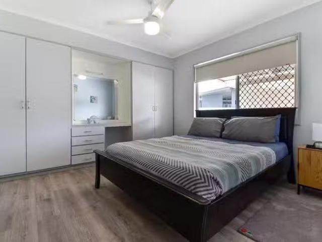 Nice 1/7 Blaxland Street, Golden Beach, QLD 4551