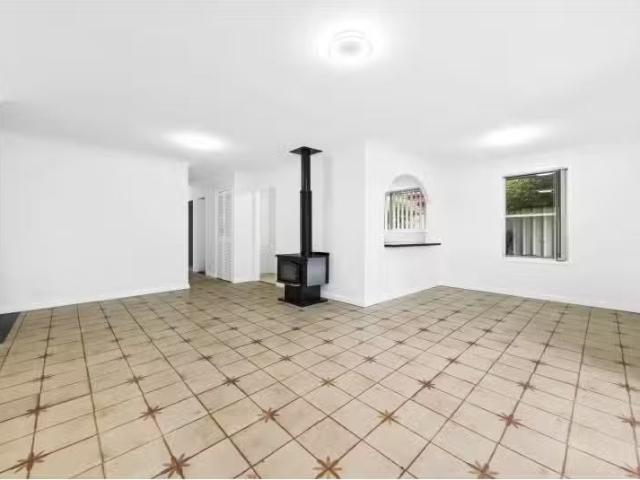 Just in! 17 Bulls Road, WAKELEY House for rent Listed by Anni.