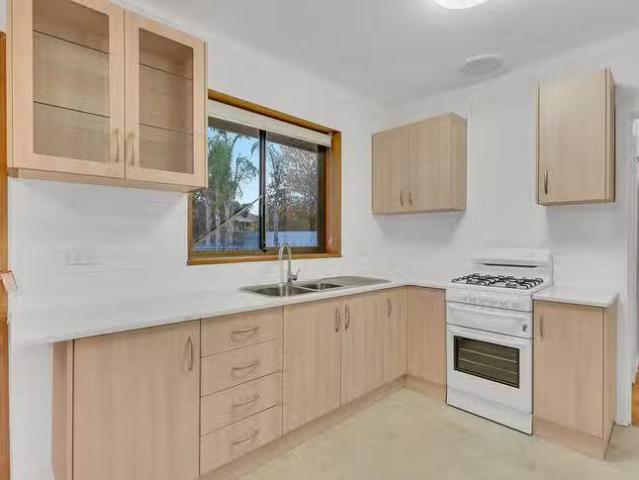 Rental! 17 Dawson Drive, Modbury, SA 5092