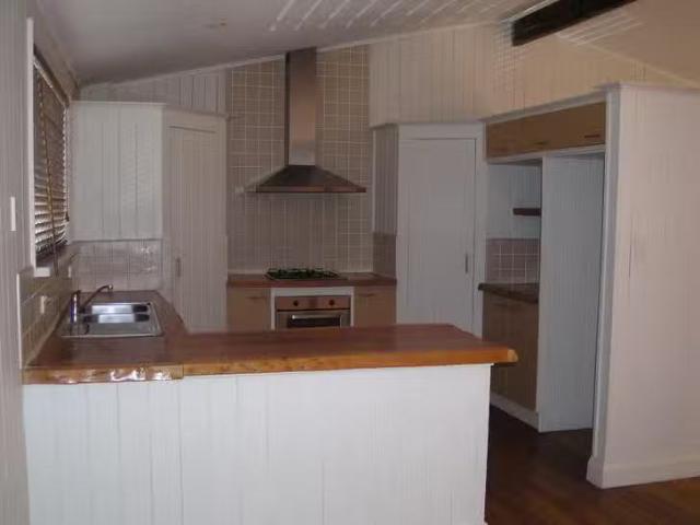 Deal! 17 Kooberry Street, Macleay Island, QLD 4184