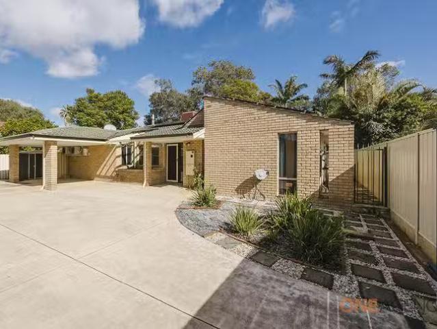 Charming 17 Haven Place, Thornlie, WA 6108