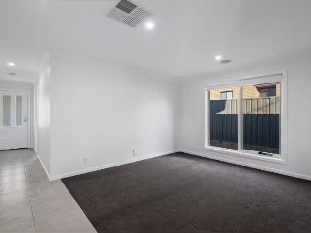 For Rent! 17 Mulgara Drive, Thurgoona House for rent Listed b.