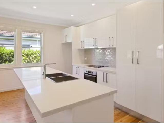 For Rent! 17 South Creek Road, Dee Why House for rent Listed.