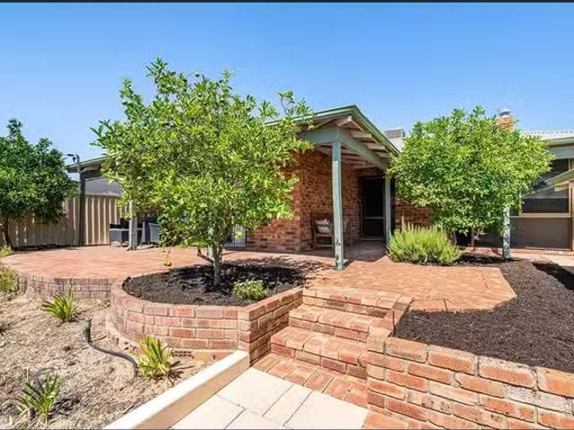 Nice 17 Scouler Way, BATEMAN, WA 6150 House for Rent