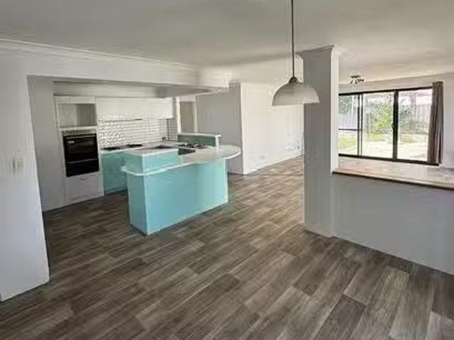 Cheap 17 Reseda Elbow, Banksia Grove, WA 6031