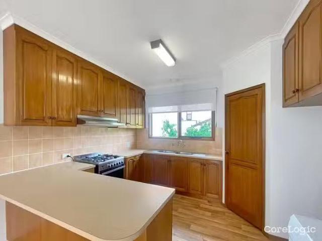 Charming 17 Richmond Crescent, Geelong, VIC 3220