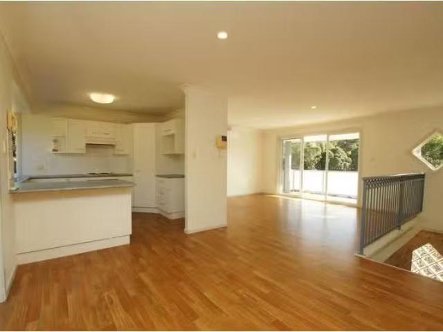 Nice 1/7 Russ Hammond Close, KORORA House for rent Listed by.