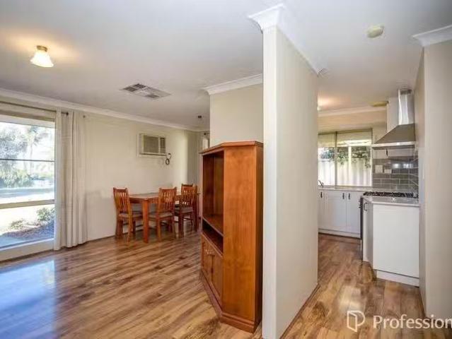 Unique 1/7 Wiluna Court, Gosnells, WA 6110