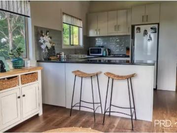 Charming 17 Unara Road, BEXHILL House for rent Listed by Kell.