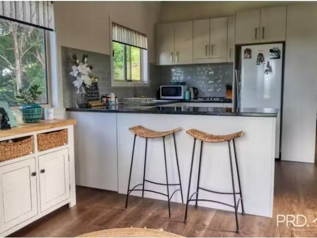 Cozy 17 Unara Road, BEXHILL House for rent Listed by Kelly Ya.