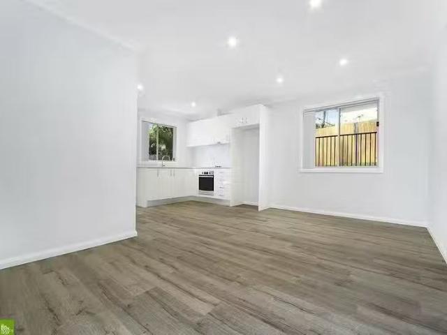 Cheap 17A Weemala Crescent, Koonawarra, NSW 2530