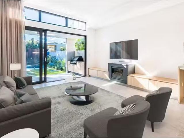 Unique 17B Merton Street, ROZELLE Townhouse for rent Listed b.