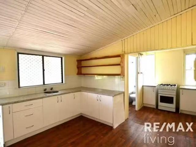 Cozy 184B Woodrow Road, Stanmore, QLD 4514