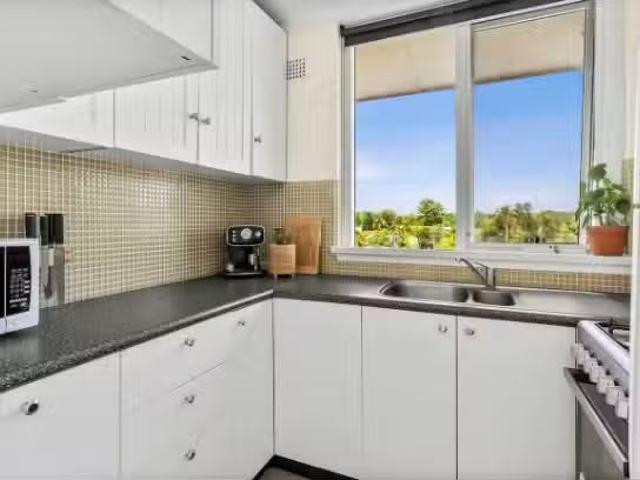 Cheap 18/660 Barrenjoey Road, Avalon Beach Apartment for rent.