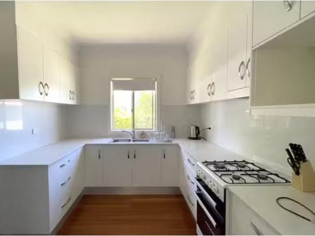 Cozy 188 Lawrence Road, Great Marlow House for rent Listed by.