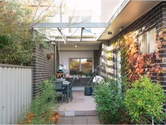 Deal! 18/9 Wedge Crescent, Turner Apartment for rent Listed b.