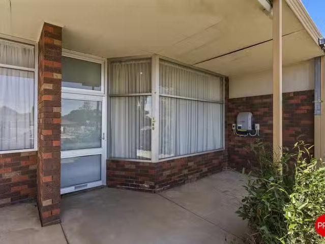 Charming 1/80 Bright Street, California Gully, VIC 3556