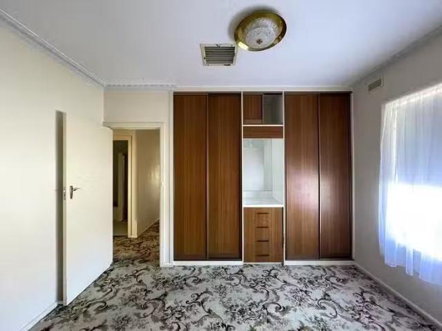 Deal! 18 Coronation Avenue, Swan Hill, VIC 3585