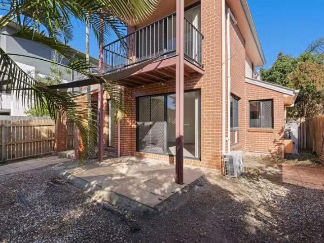 Charming 1/8 Bermingham Street, ALDERLEY, QLD 4051 Townhouse.