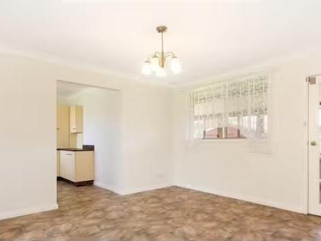 Nice 18 Gregory Avenue, OXLEY PARK House for rent Listed by T.