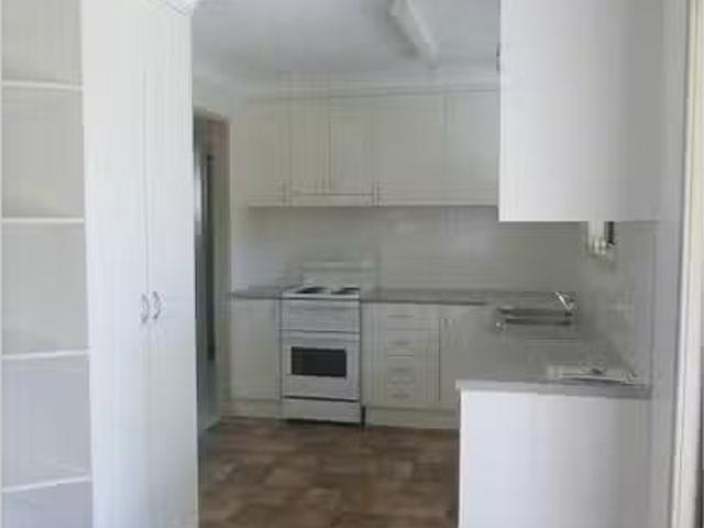 Nice 18 Jensen Street, Avenell Heights, QLD 4670