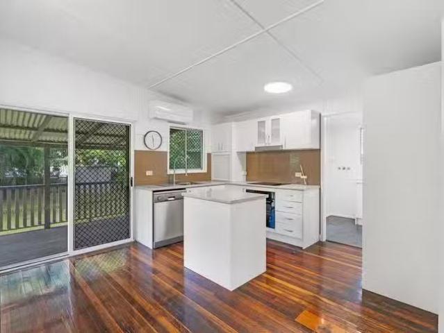 Just in! 18 Oxley Road, Chelmer, QLD 4068