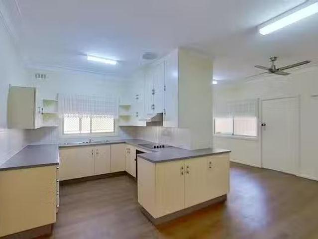 For Rent! 18 Laughton Street, Dubbo, NSW 2830