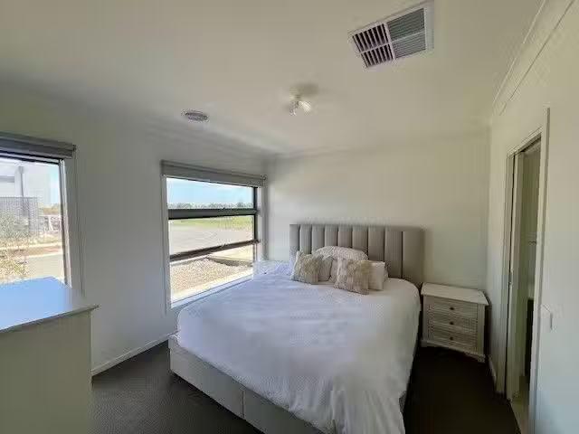 Cheap 18 Spire Crescent, BEVERIDGE, VIC 3753 House for Rent