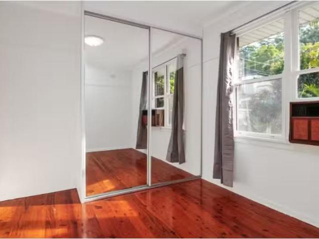 Rental! 18 Warwick Road, Dundas Valley House for rent Listed.