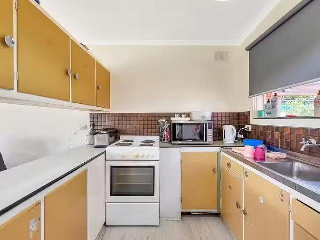 For Rent! 18 Thornton Street, Elizabeth East, SA 5112