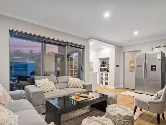 Cheap 1/94 Fitzroy Road, Rivervale, WA 6103