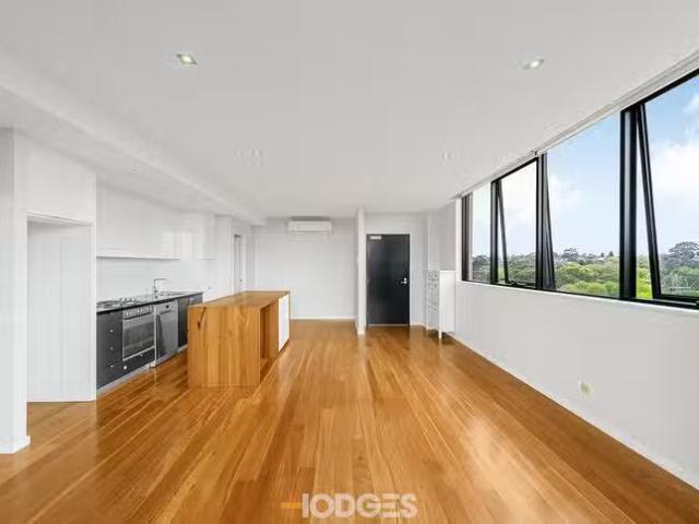 Just in! 190/73 River Street, Richmond, VIC 3121