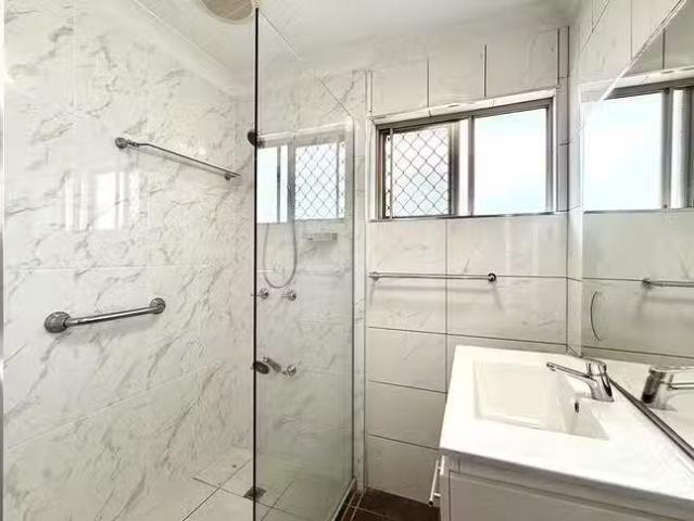 For Rent! 19 Doncaster Way, Mount Louisa, QLD 4814