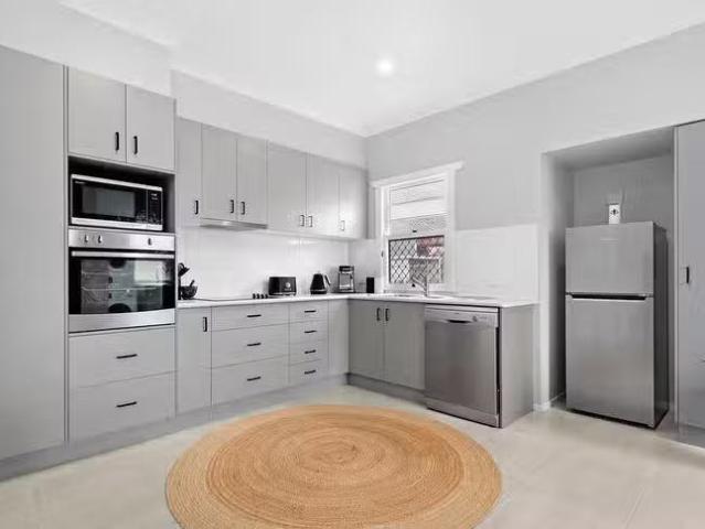 Cozy 19 Ford Street, Rockville, QLD 4350