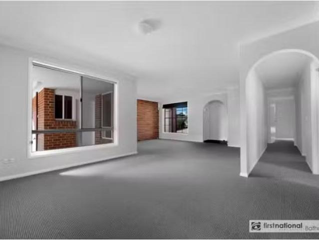 Deal! 19 Opperman Way, Windradyne House for rent Listed by Ba.