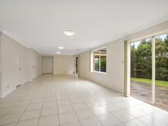 New 19 Roosevelt Avenue, Allambie Heights House for rent List.