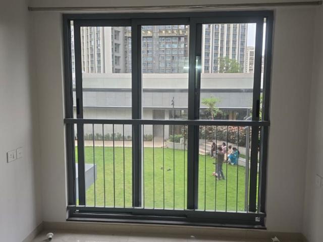 Rental | 1.5 BHK + 530 Sq.Ft. Apartment in Kalpataru Elitus