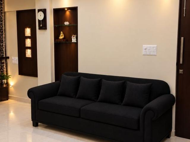 Rental | 1.5 BHK + 550 Sq.Ft. Apartment in Khar Gymkhana Apartment
