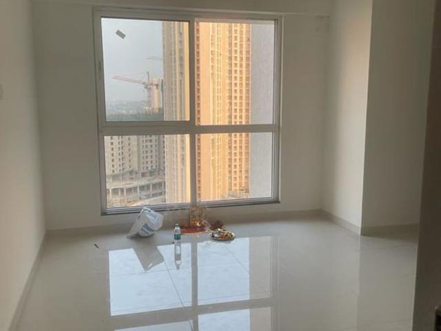 Rental | 1.5 BHK + 580 Sq.Ft. Apartment in Godrej Emerald