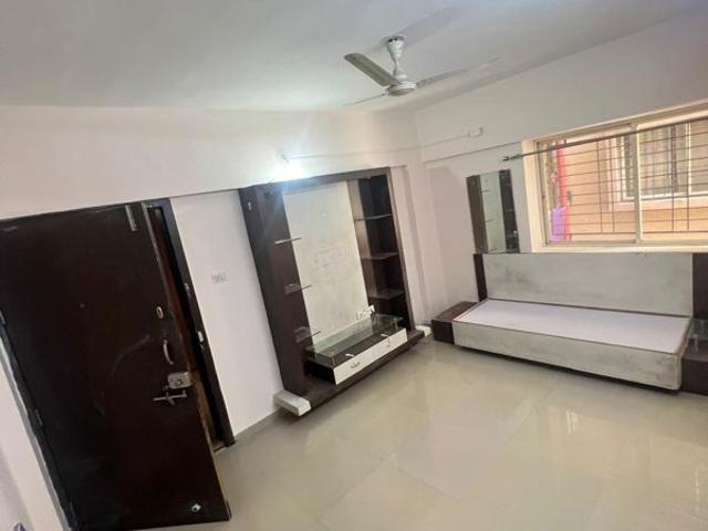 Rental | 1.5 BHK + 600 Sq.Ft. Apartment in Suyog Lucky Homes