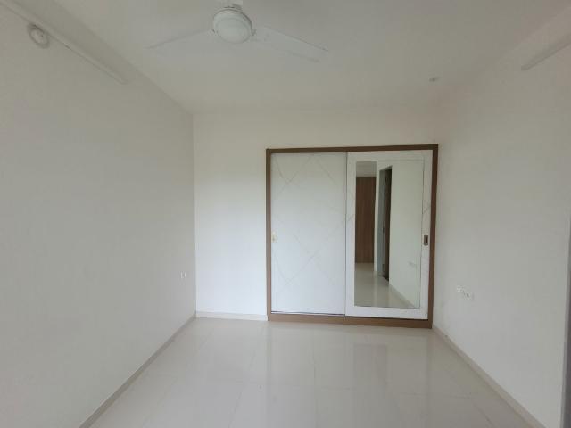 Rental | 1.5 BHK + 650 Sq.Ft. Apartment in Godrej Emerald