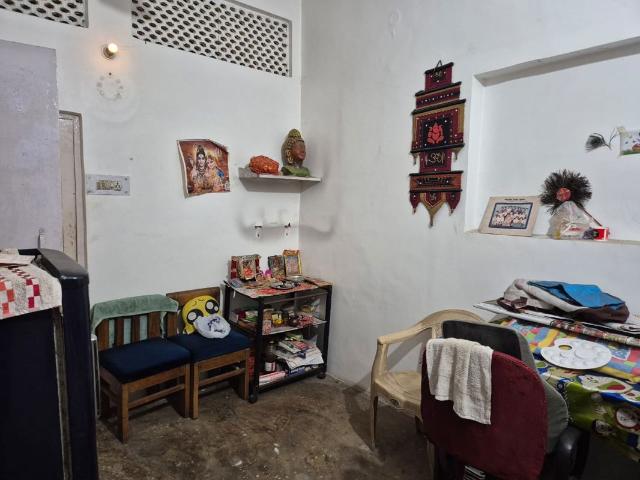 Rental | 1.5 BHK + Pooja Room 450 Sq.Ft. Apartment in Mayur Vihar