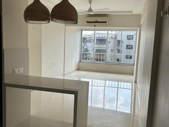 Rental | 1.5 BHK + Pooja Room 500 Sq.Ft. Apartment in Bandra West
