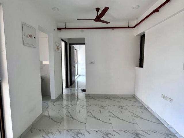 Rental | 1.5 BHK + Pooja Room 700 Sq.Ft. Apartment in Raymond Ten X Habitat