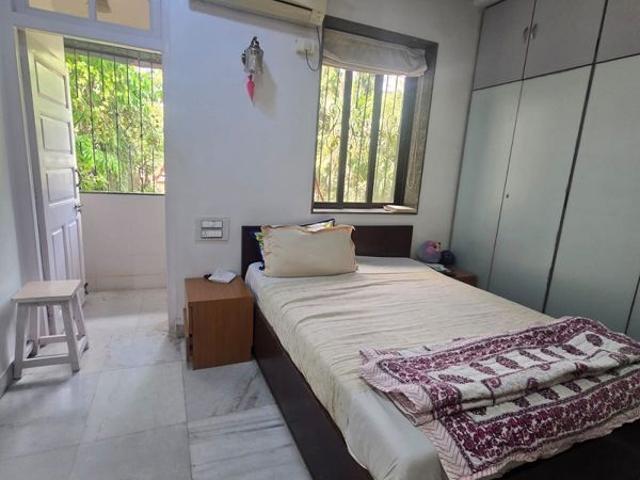 Rental | 1.5 BHK + Prayer Room 650 Sq.Ft. Apartment in Bandra West